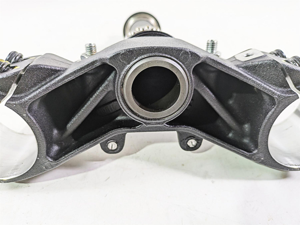 2018 Ducati Hypermotard 939 SP Lower Triple Tree 58mm For Ohlins Fork 34220762AA {{ shop.shopifyCountryName }} - Mototech271