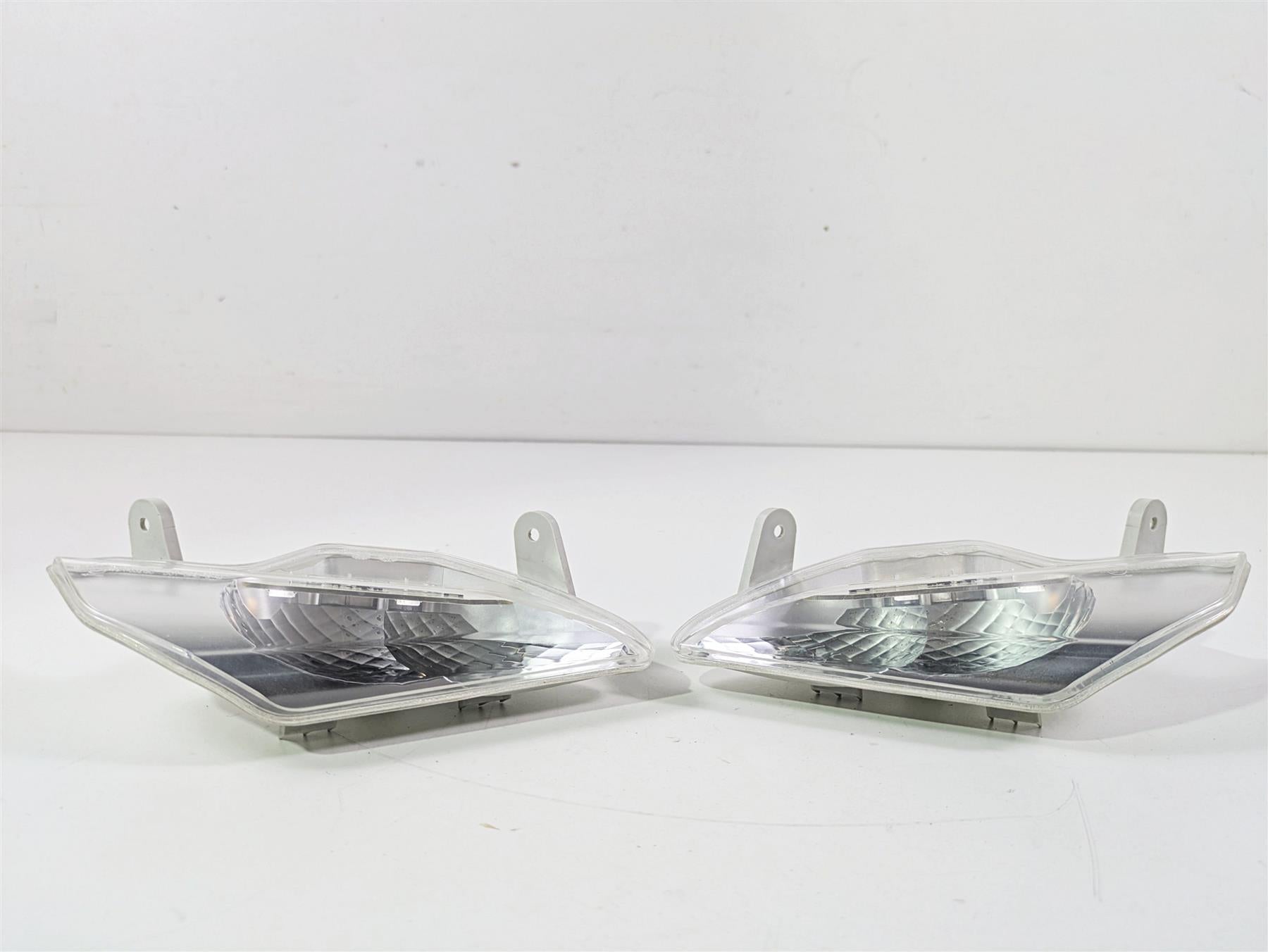 2016 BMW R1200RT K52 Front Blinker Turn Signal Set 63138541625 63138541626 {{ shop.shopifyCountryName }} - Mototech271