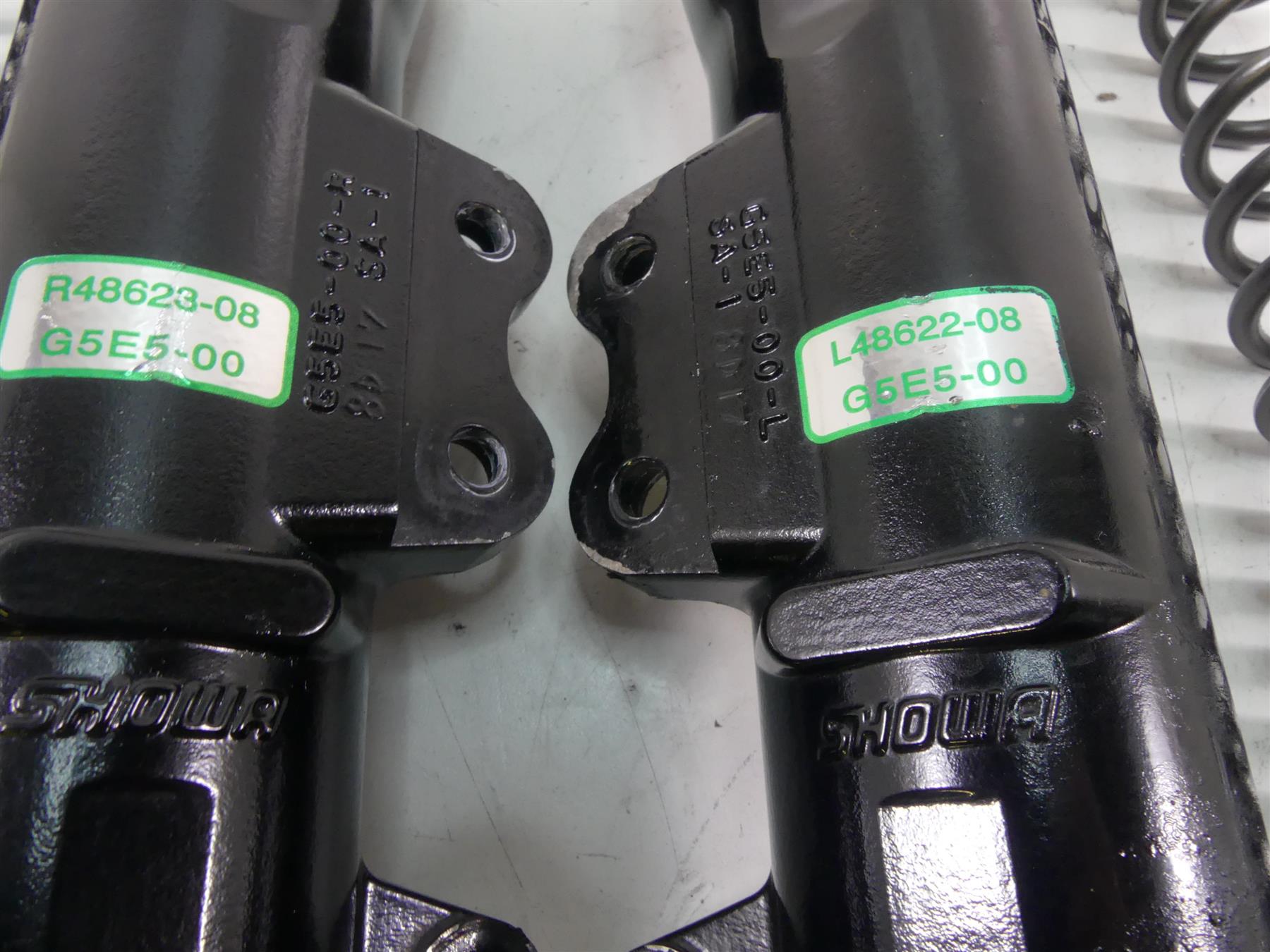 2009 Harley FXDF Dyna Fat Bob Dual Caliper Lower Fork Tubes 48622-08 48623-08 {{ shop.shopifyCountryName }} - Mototech271