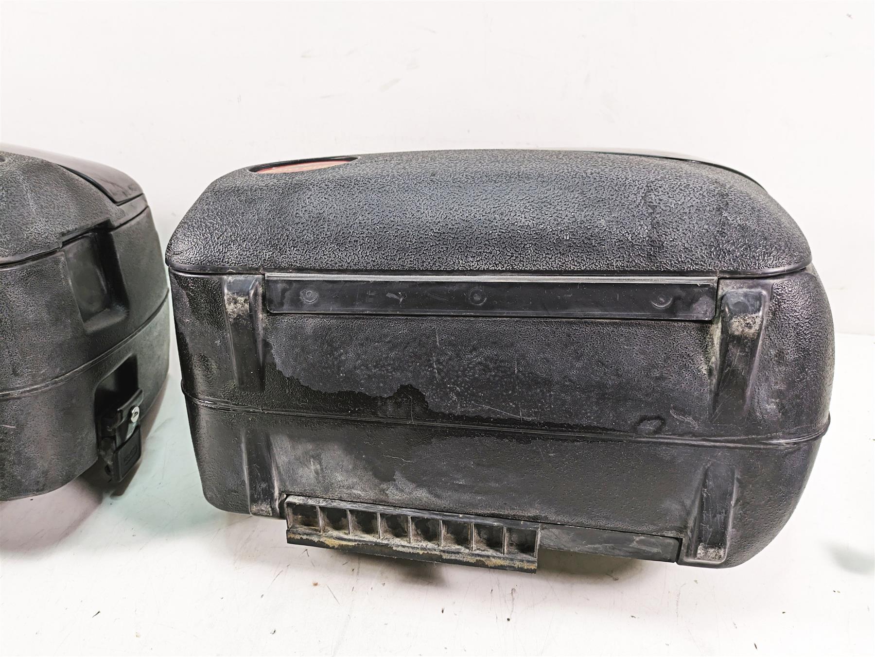 2013 Moto Guzzi V7 750 Stone Saddlebag Hard Bag & Luggage Rack Pannier Set {{ shop.shopifyCountryName }} - Mototech271