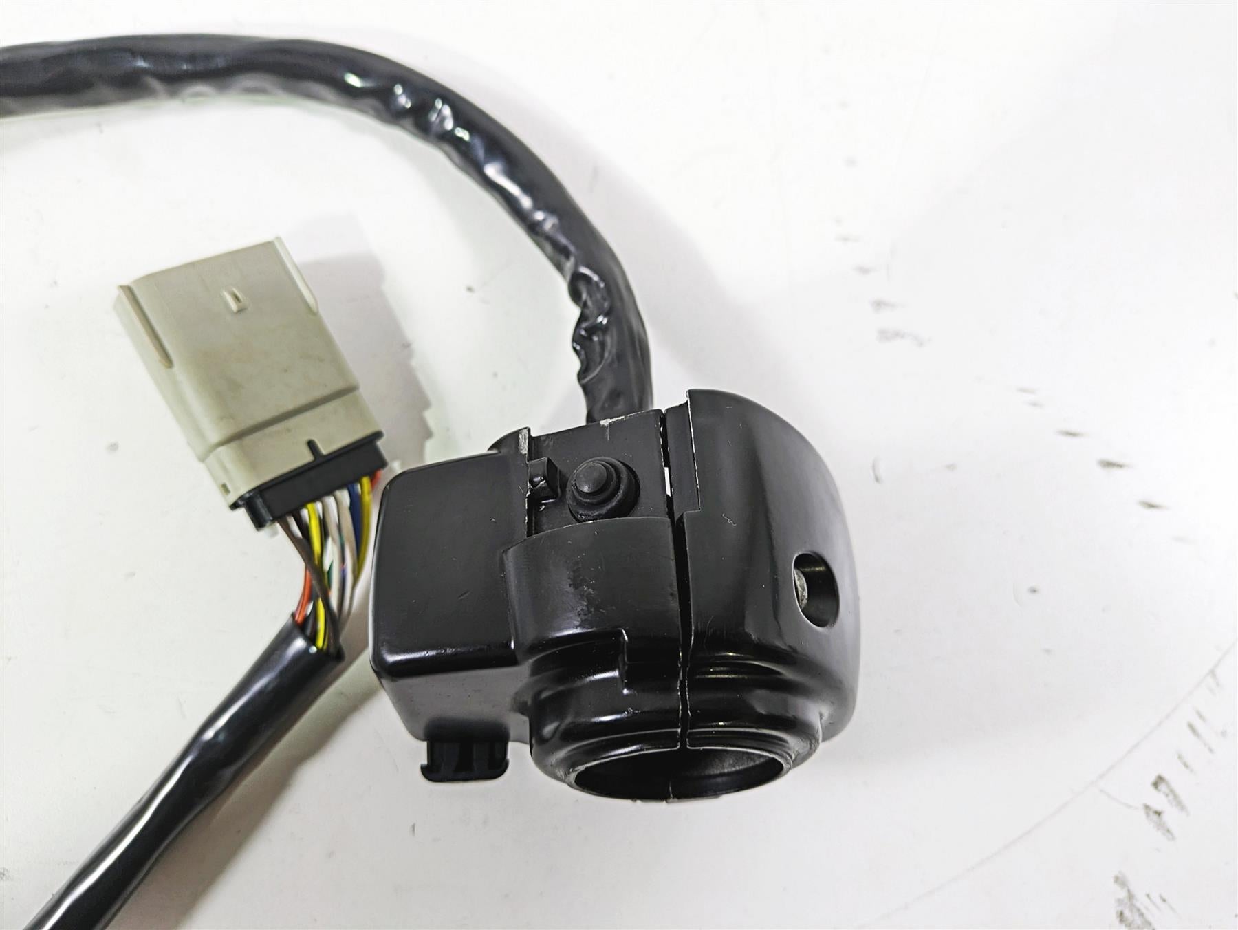 2008 Harley Touring FLHTCU E-Glide 105TH Left Hand Control Switch Audio 71682-06 {{ shop.shopifyCountryName }} - Mototech271