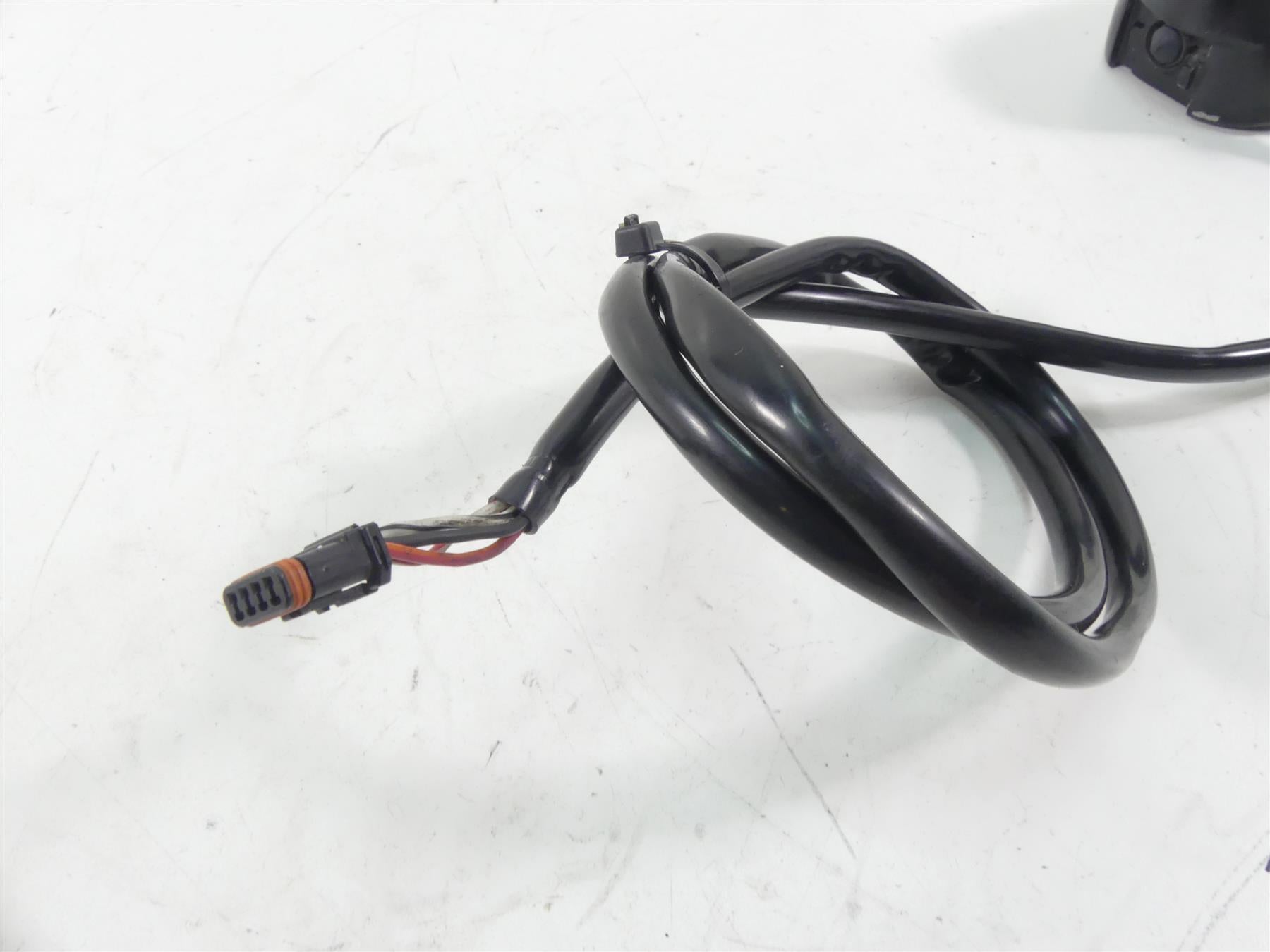 2013 Harley FXDWG Dyna Wide Glide Left Hand Light Horn Control Switch 71500067 {{ shop.shopifyCountryName }} - Mototech271