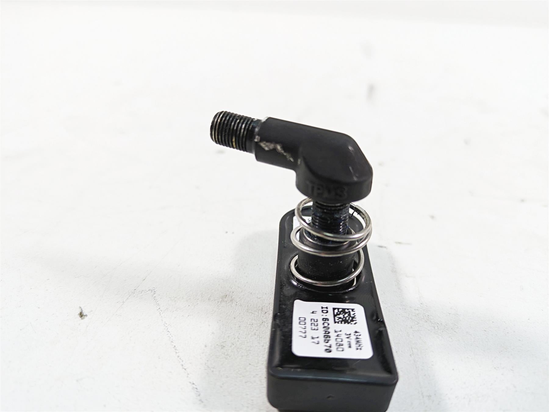 2018 Harley Touring FLHXSE CVO Street Glide TPS Tire Pressure Sensor 32700096 {{ shop.shopifyCountryName }} - Mototech271