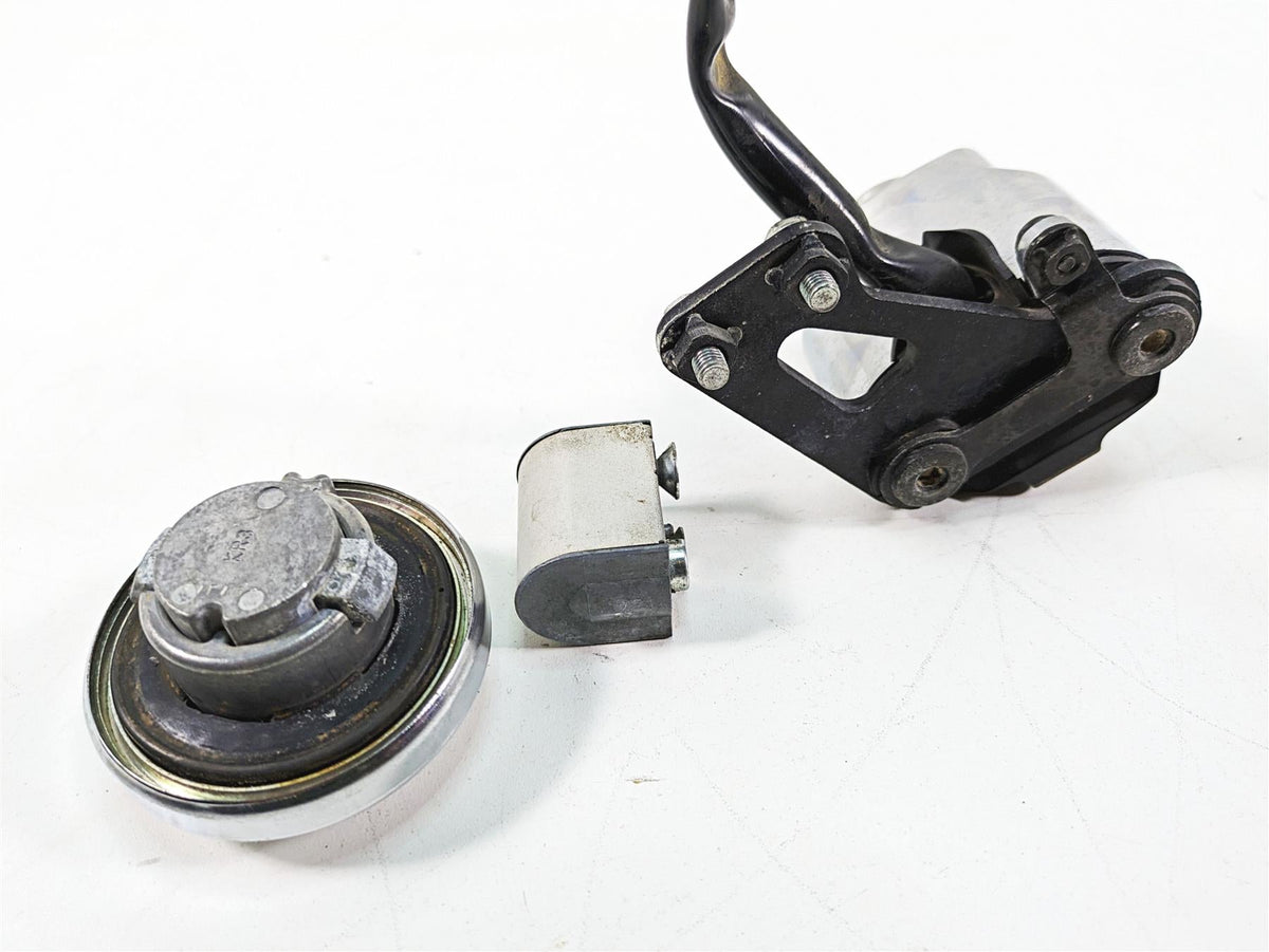 2006 Honda V-Twin VTX1300 R Ignition Switch Key Lock Tank Cap Set 35010-MEA-740 {{ shop.shopifyCountryName }} - Mototech271