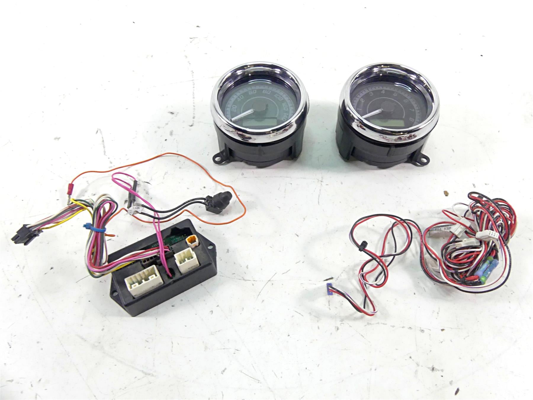 2002 Harley Touring FLHTC Electra Glide Dakota Digital Speedometer Tachometer FOR PARTS MVX-820 -0-KG-C {{ shop.shopifyCountryName }} - Mototech271