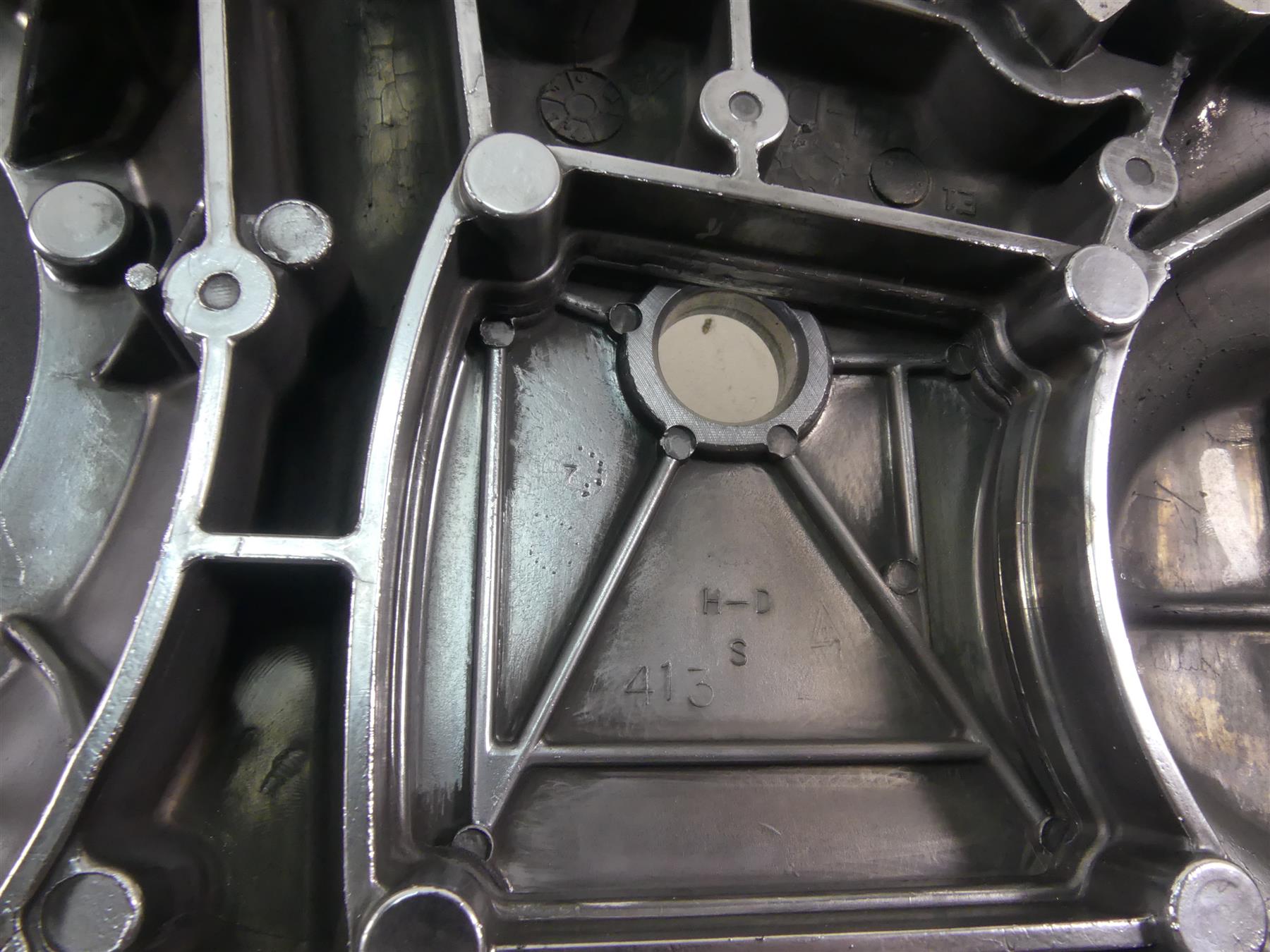 2000 Harley Dyna FXR4 CVO Super Glide Outer Primary Drive Clutch Cover 60685-99 {{ shop.shopifyCountryName }} - Mototech271