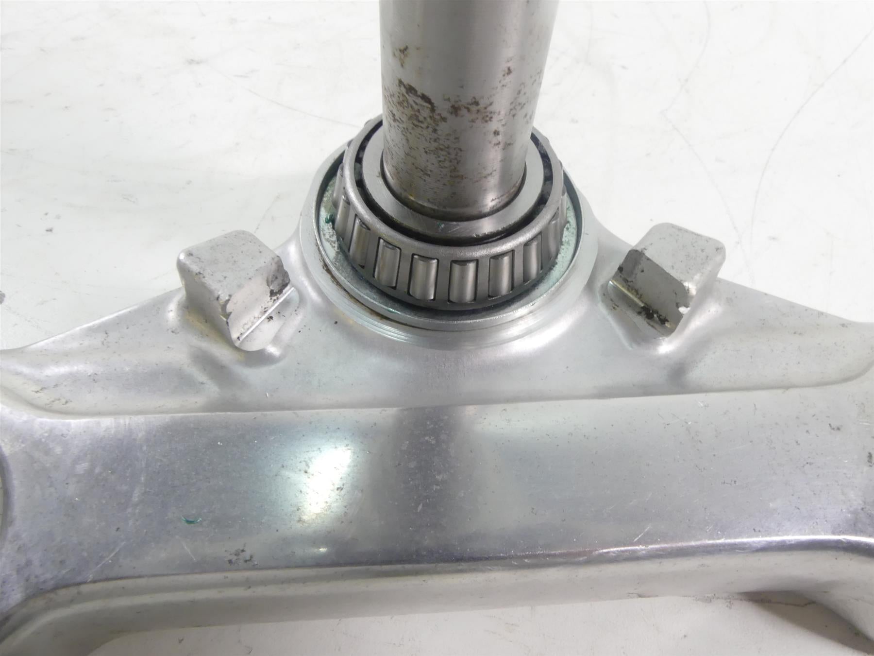 1995 Harley Dyna FXDL Low Rider Upper & Lower Triple Tree 39mm 45598-90 {{ shop.shopifyCountryName }} - Mototech271