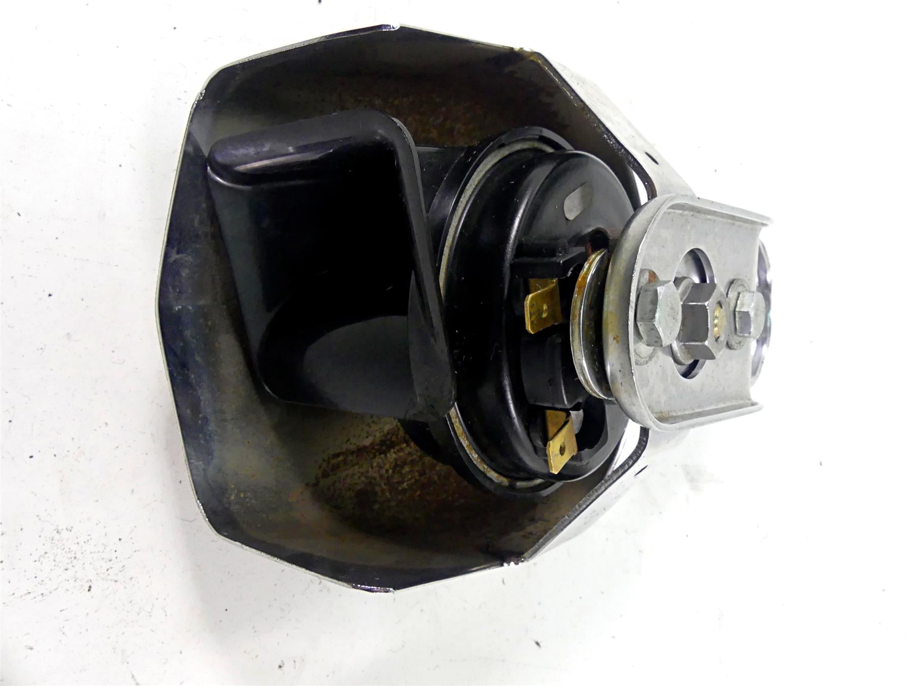 2004 Harley Touring FLHTCUI Electra Glide Horn & Chrome Cover 61300478A {{ shop.shopifyCountryName }} - Mototech271