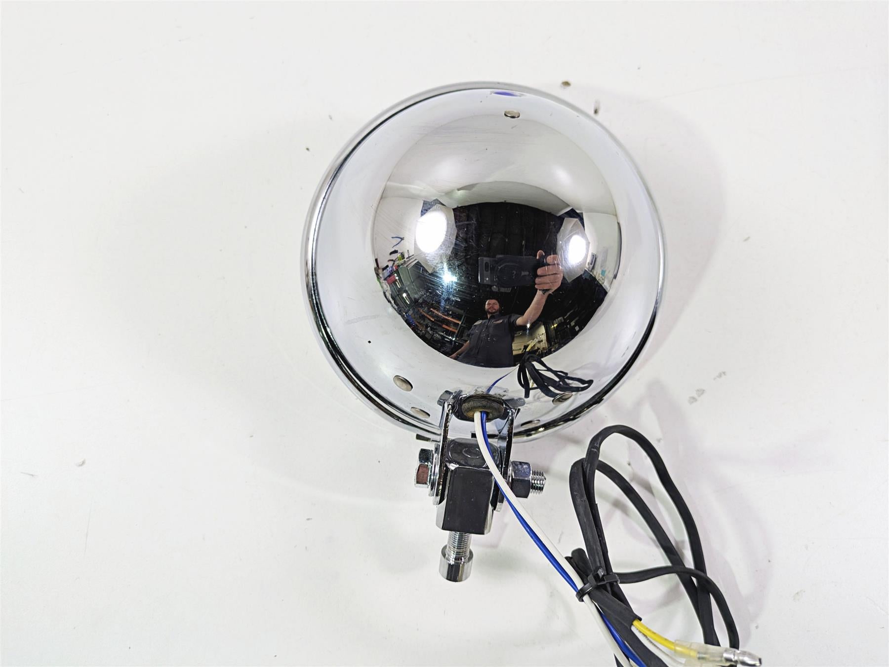 2008 Ultima Motorcycles Fat Bastard Round Chrome Headlight & Mount {{ shop.shopifyCountryName }} - Mototech271