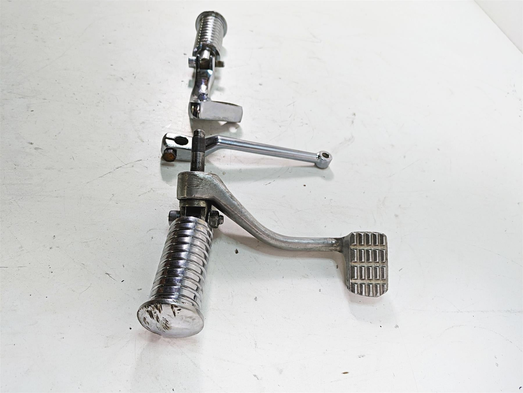 1994 Harley Sportster XLH883 XL883 Left Right Front Foot Peg Pedal Set 50951-90 {{ shop.shopifyCountryName }} - Mototech271