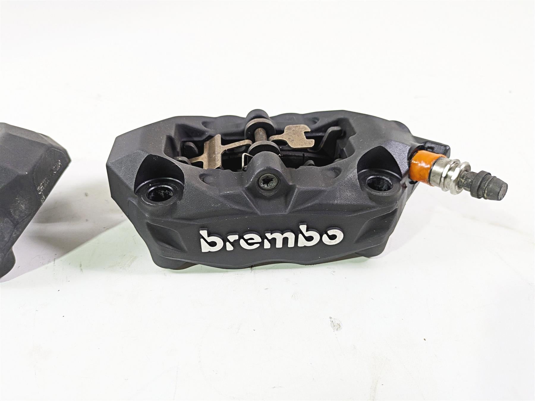 2015 BMW R1200 GS Adv K51 Brembo Front Brake Caliper Set 100mm 34118556205 {{ shop.shopifyCountryName }} - Mototech271