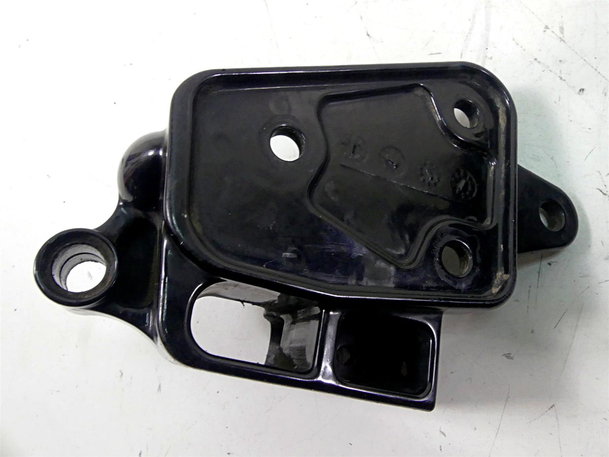 2006 Harley Softail FXSTSI Springer Left Right Footpeg Mounts 33683-00 42507-00 {{ shop.shopifyCountryName }} - Mototech271