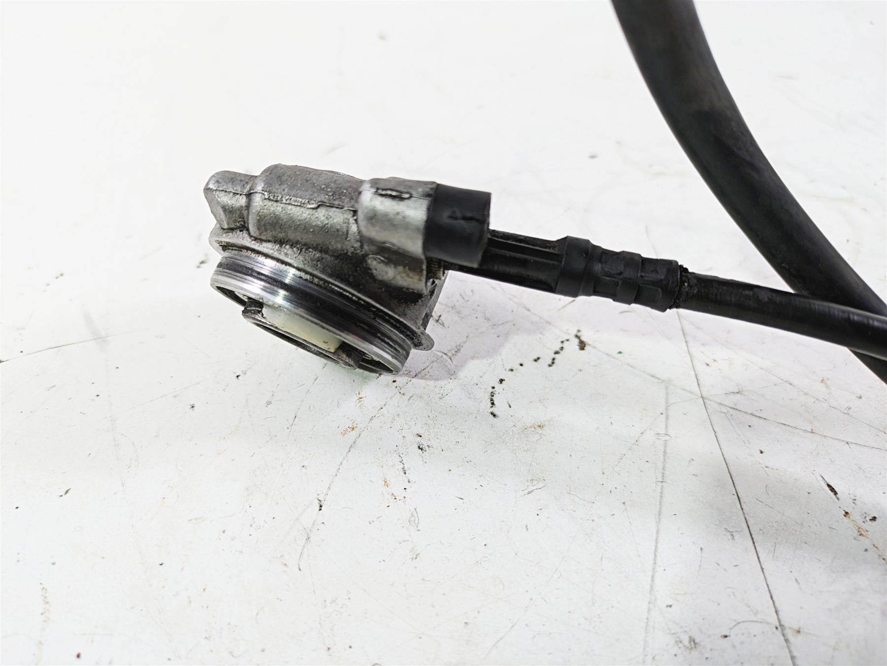2001 Honda VT1100 Shadow Sabre Speedometer Drive Gear Hub Cable 44800-MM8-003 {{ shop.shopifyCountryName }} - Mototech271