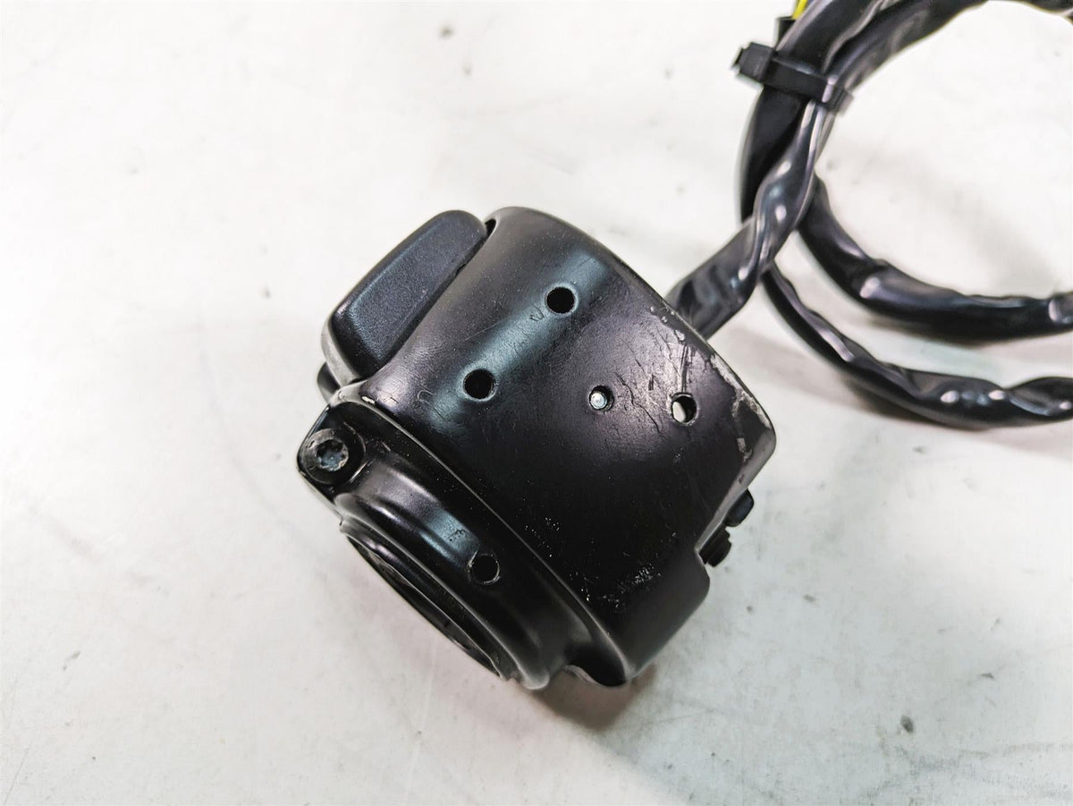 2007 Harley Sportster XL1200 C Left Hand Turn Signal Control Switch 71682-06A {{ shop.shopifyCountryName }} - Mototech271