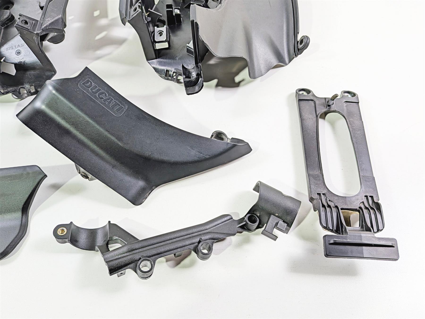 2019 Ducati 959 Panigale Rectifier Battery Carrier Cover Cowl Set 8291A371A {{ shop.shopifyCountryName }} - Mototech271