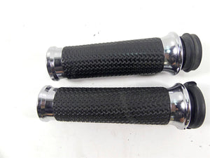 2016 Harley Softail FLS Slim Left Right Avon Hand Grip Set