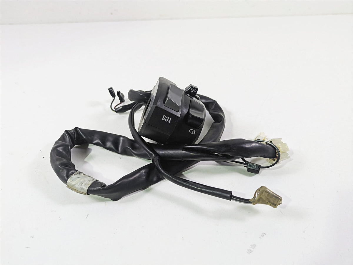 2014 Yamaha YZFR1 R1 RN22 Left Hand Control Switch 1KB-83972-00-00 {{ shop.shopifyCountryName }} - Mototech271