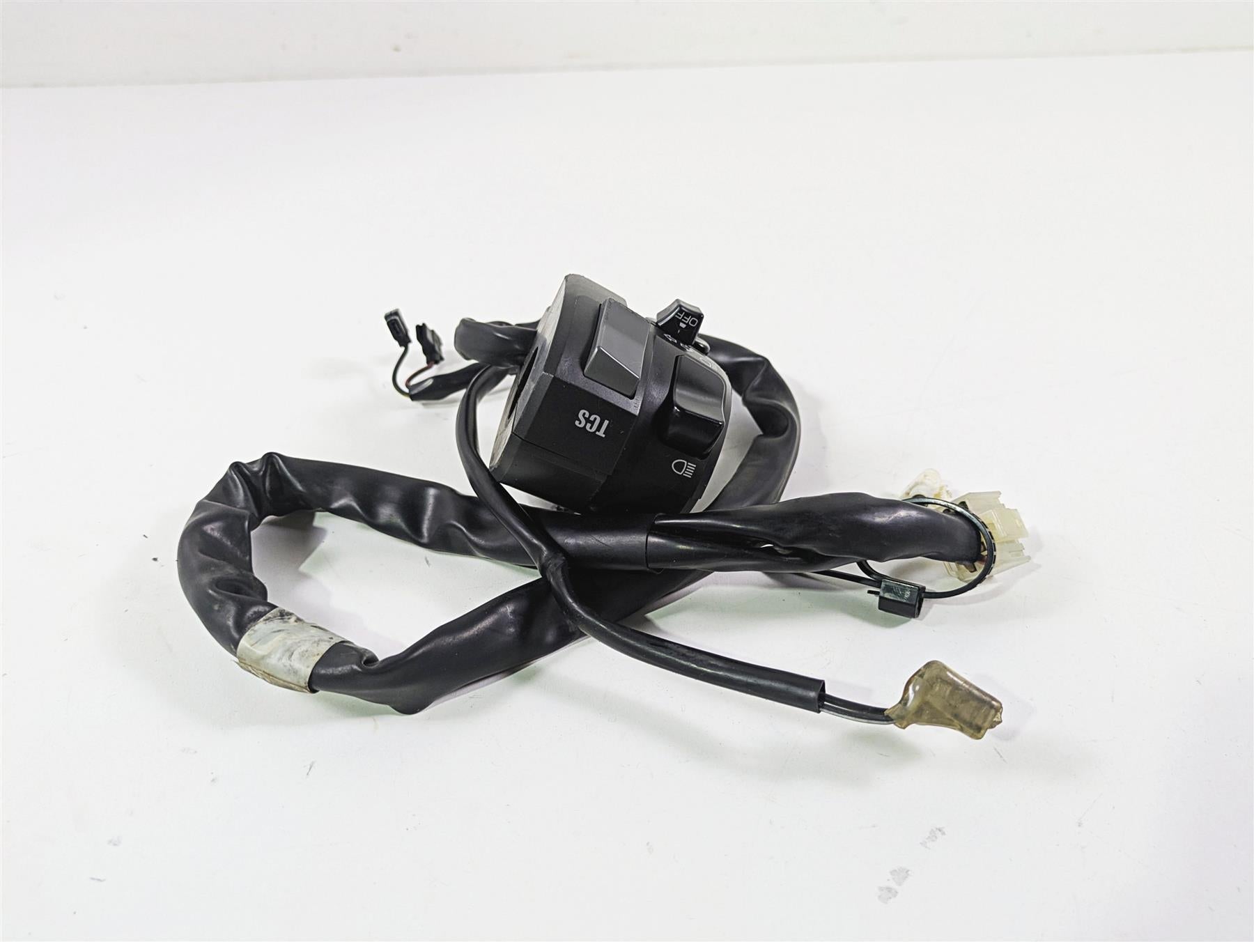 2014 Yamaha YZFR1 R1 RN22 Left Hand Control Switch 1KB-83972-00-00 {{ shop.shopifyCountryName }} - Mototech271