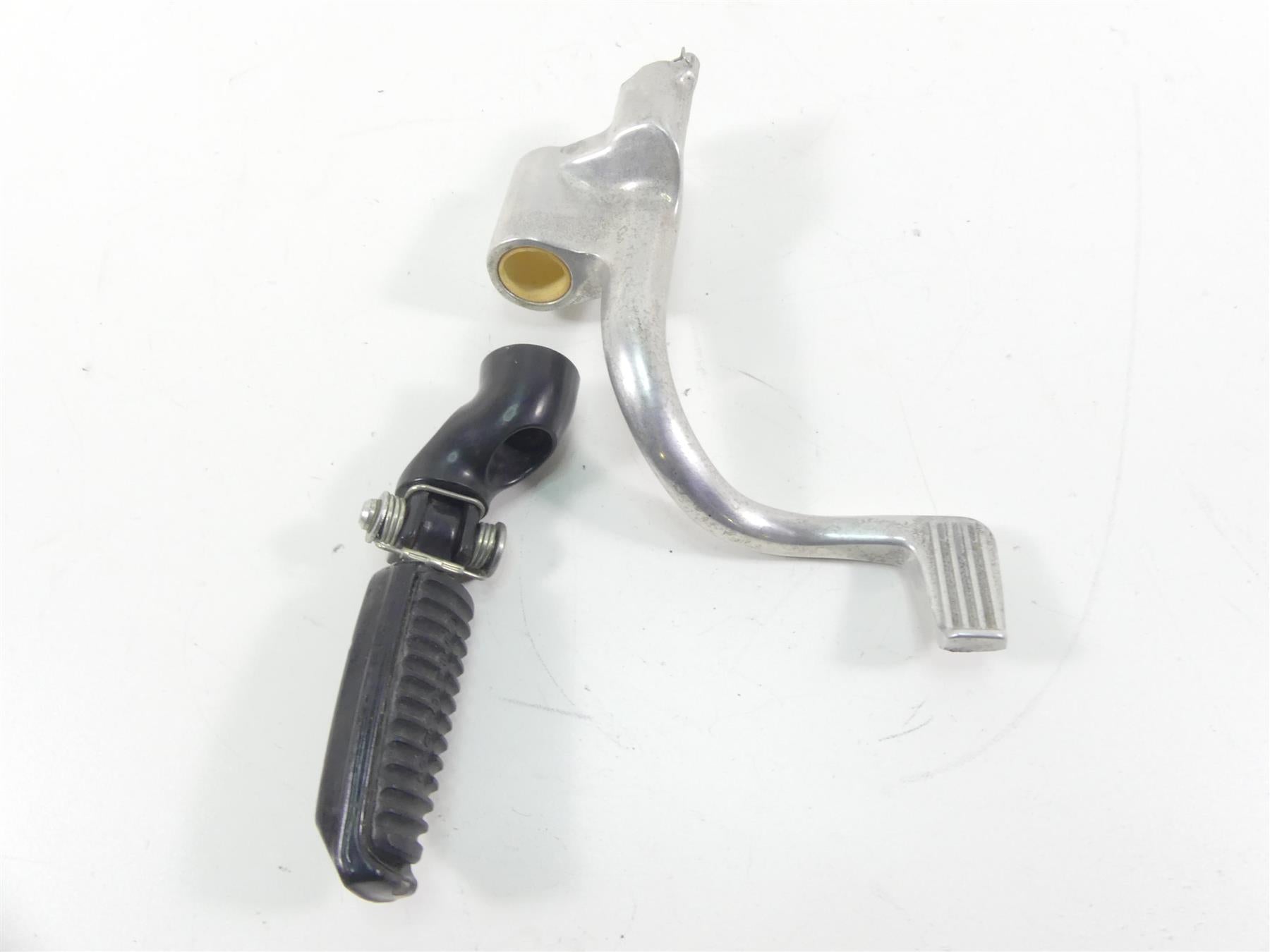 2006 Harley VRSCD Night Rod Right Front Footpeg & Brake Lever 49135-06 {{ shop.shopifyCountryName }} - Mototech271