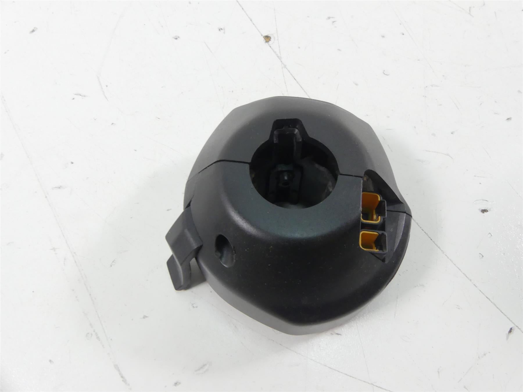 2019 Indian Motorcycle Co. FTR1200 Right Hand Start Kill Control Switch 2414355 {{ shop.shopifyCountryName }} - Mototech271