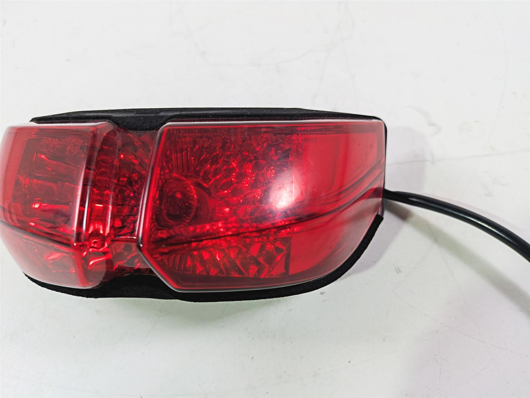 2009 Yamaha FZ1 FZS10 Fazer Taillight Tail Light Lamp Lens 2D1-84710-00-00 {{ shop.shopifyCountryName }} - Mototech271