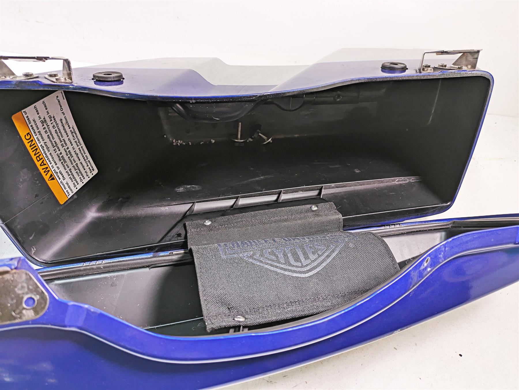 2010 Harley Touring FLHTCU Electra Glide Saddlebag Saddle Bag Set 90752-93 {{ shop.shopifyCountryName }} - Mototech271