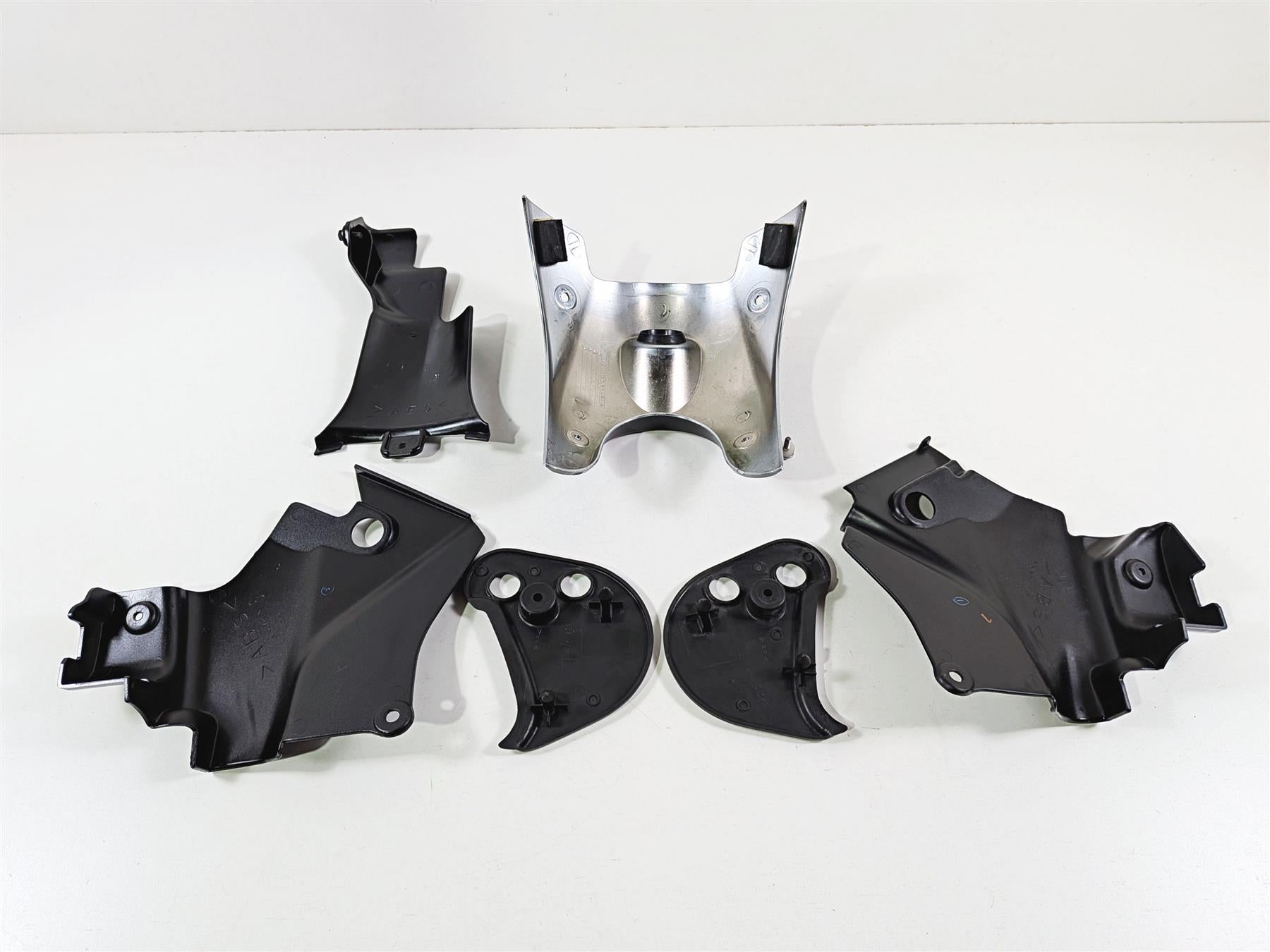 2006 Yamaha XVZ1300 Royal Star Ignition Switch & Neck Cover Fairing Set {{ shop.shopifyCountryName }} - Mototech271