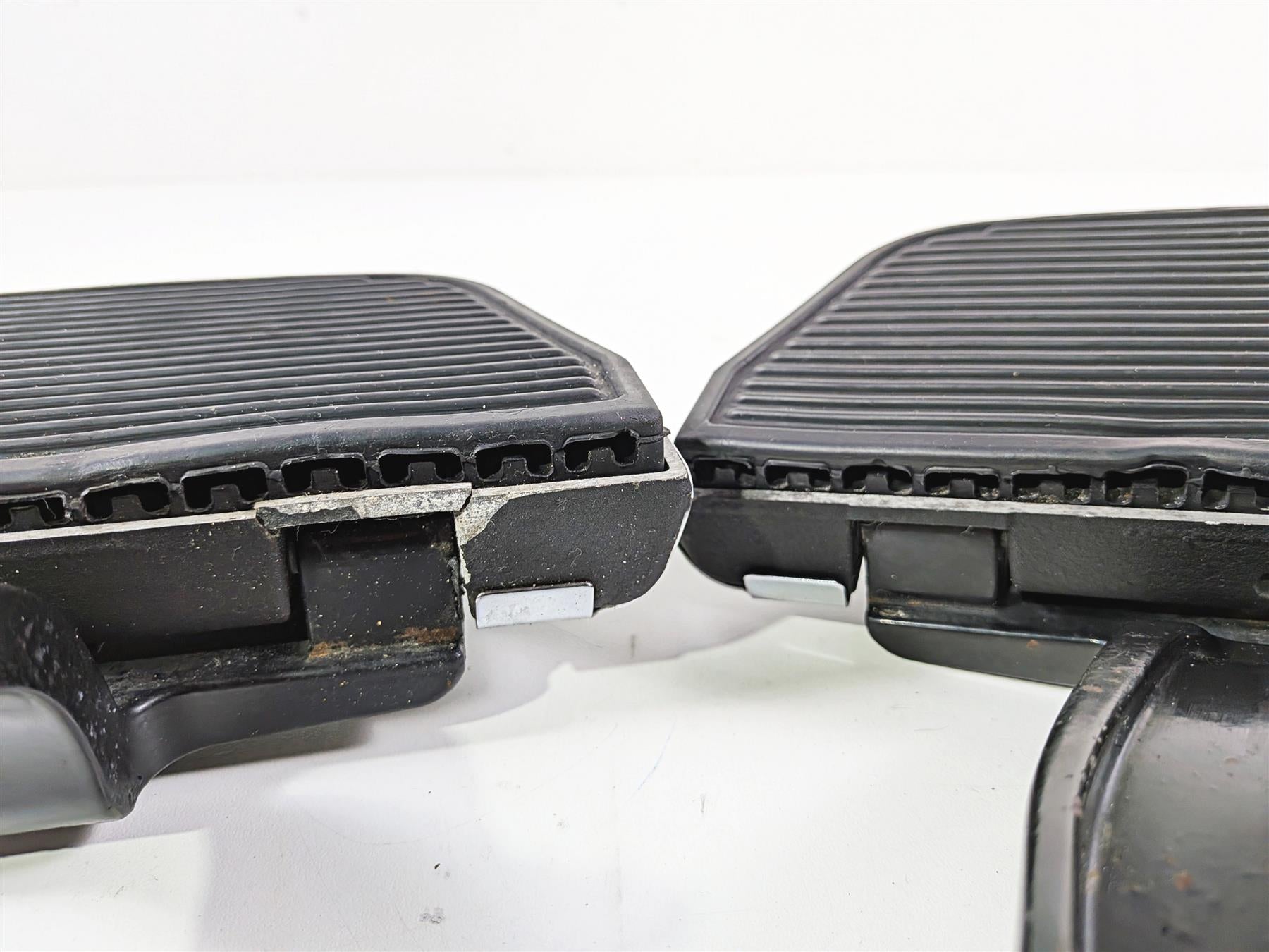 2012 Harley Softail FLSTF Fat Boy Passenger Footpeg Foot Peg READ 50943-05A {{ shop.shopifyCountryName }} - Mototech271