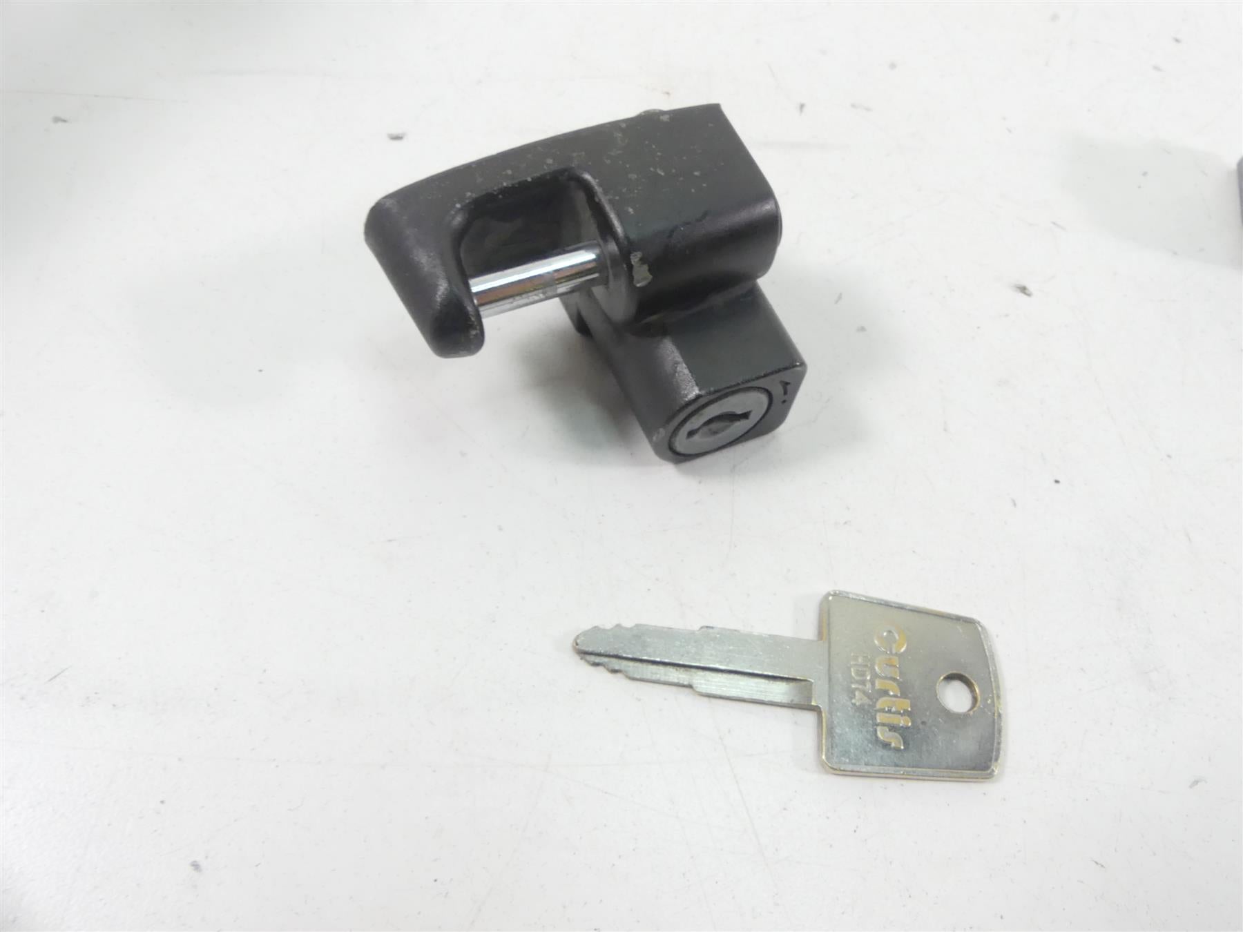 2005 Honda V-Twin VTX1800 S3 Ignition Switch Key Lock Cap Set 35010-MCV-A20 {{ shop.shopifyCountryName }} - Mototech271