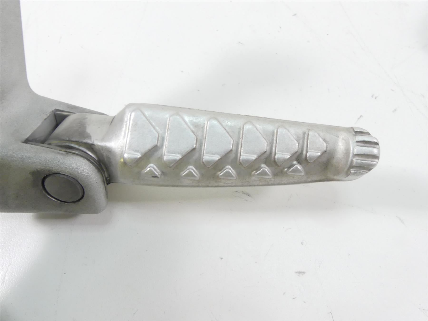 2004 Aprilia RSV 2 1000R Mille Rear Passenger Footpeg Set AP8134786 AP8134830 {{ shop.shopifyCountryName }} - Mototech271