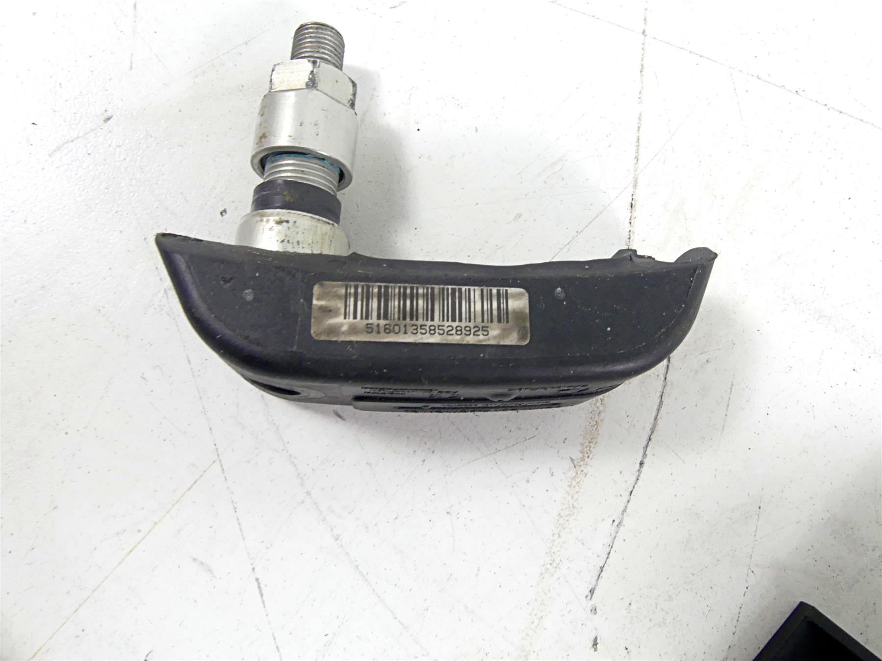 2016 BMW R1200GS Adv K51 Rdc Tire Pressure Module & Tire Sensors 65758546222 {{ shop.shopifyCountryName }} - Mototech271