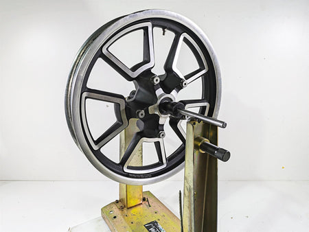 2015 Harley FXDL Dyna Low Rider Nice Oem Front Wheel Rim 19x2.5 Cast 43300280 {{ shop.shopifyCountryName }} - Mototech271