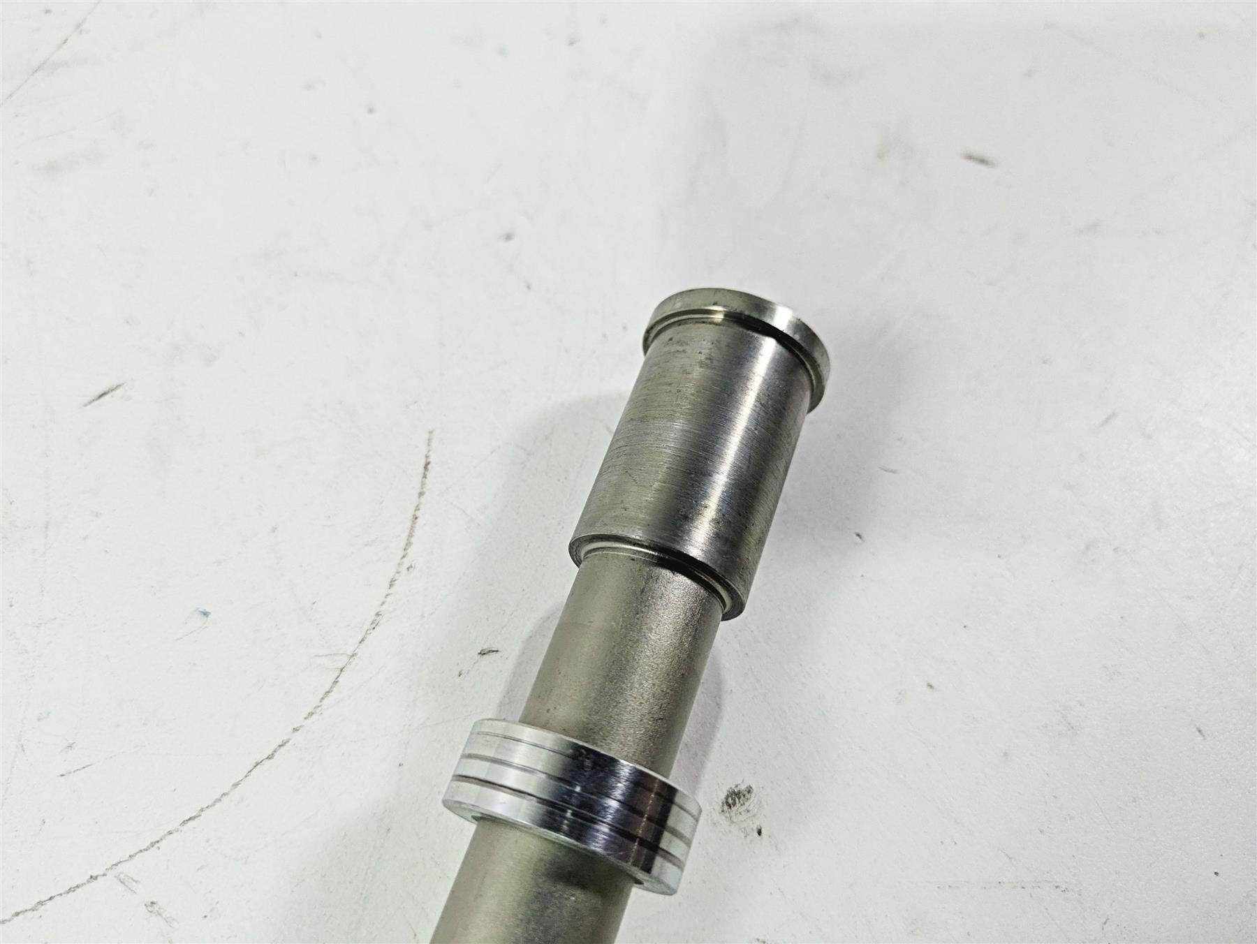 2022 Kawasaki ZR900RS Cafe Straight Front Wheel Spindle Axle 20mm 41068-0618 {{ shop.shopifyCountryName }} - Mototech271