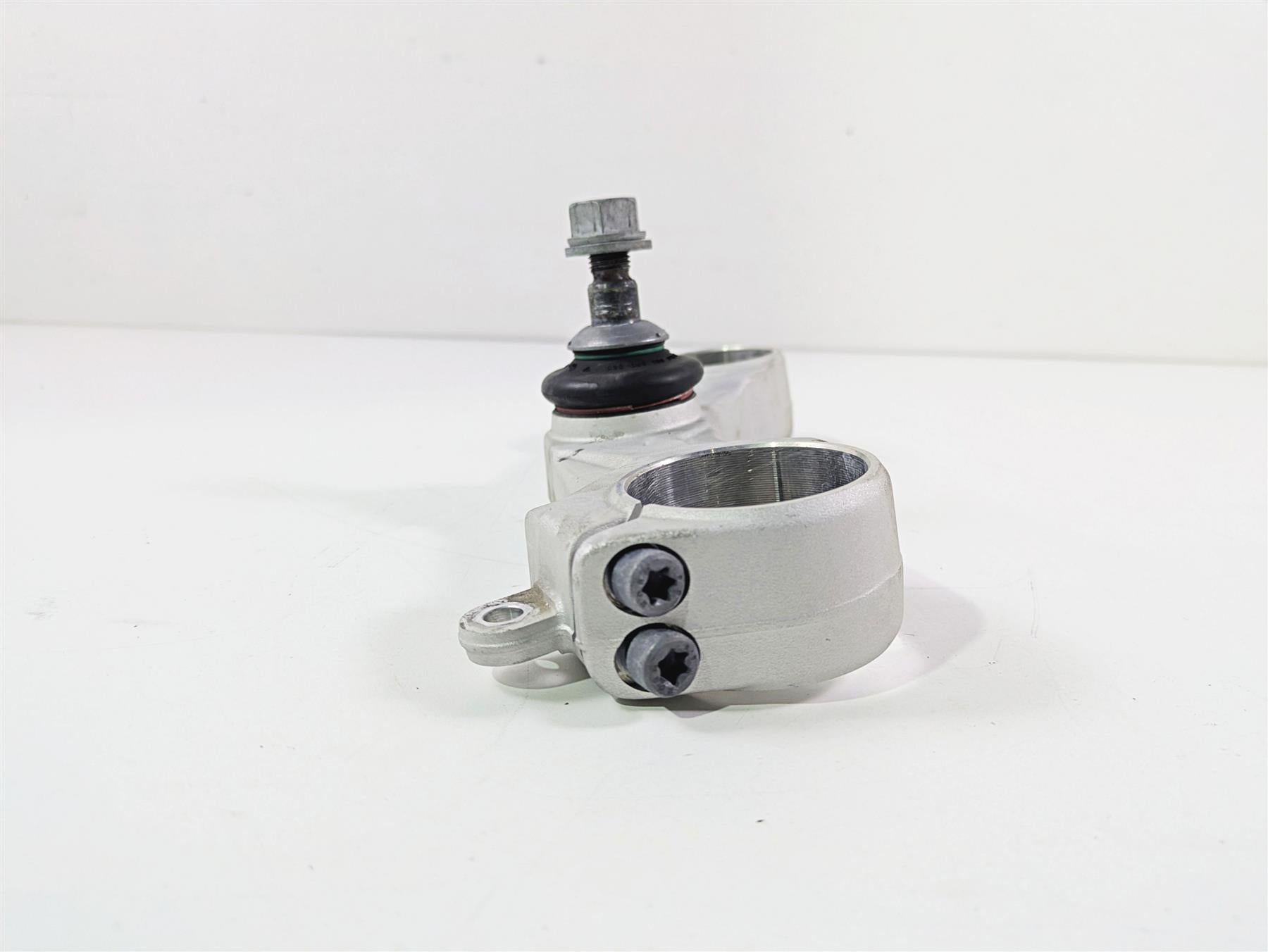 2016 BMW R1200RT K52 Lower Triple Tree Steering Clamp 31428549492 {{ shop.shopifyCountryName }} - Mototech271