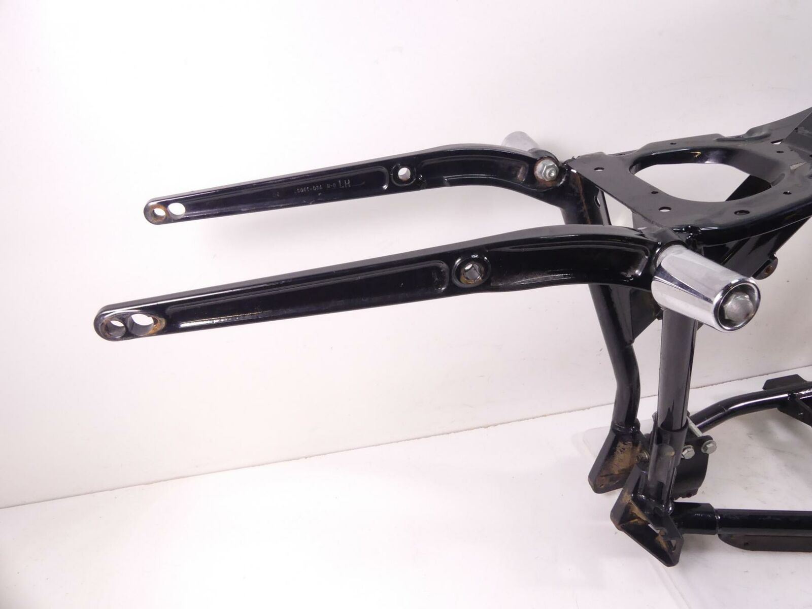 2009 Harley FXDC Dyna Super Glide Straight 29dgr Frame Chassis Slvg 47745-06B {{ shop.shopifyCountryName }} - Mototech271