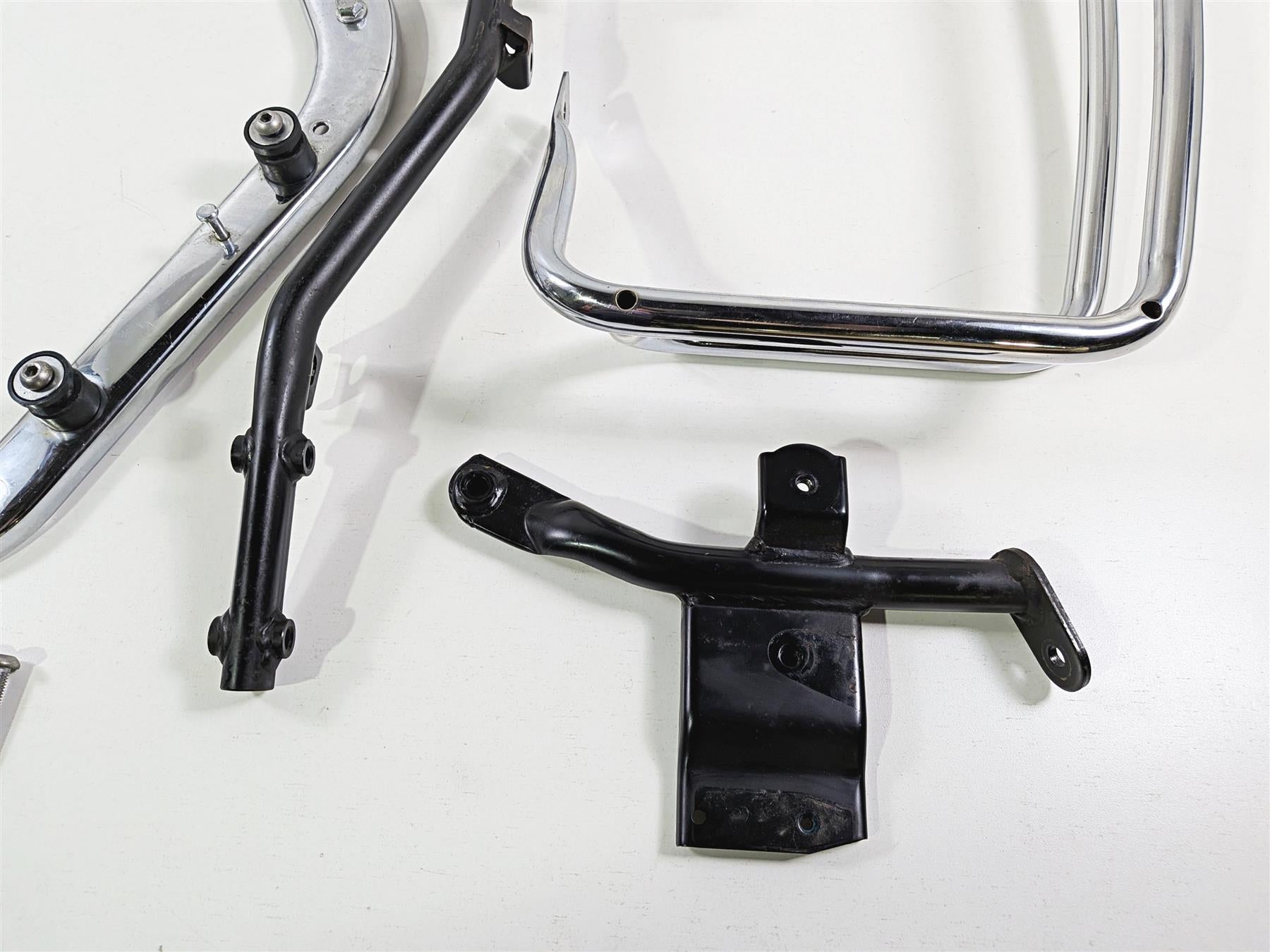 2006 Yamaha XVZ1300 Royal Star Left Right Saddlebag Holder Set 4XY-2841K-00-00 {{ shop.shopifyCountryName }} - Mototech271