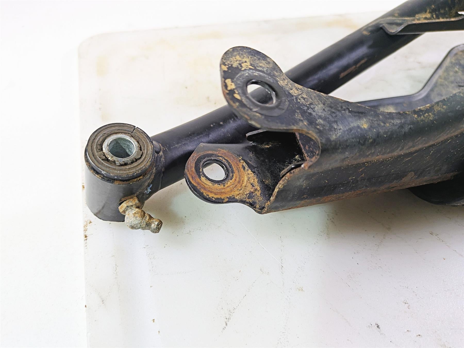 2011 Can-Am Outlander 650 4X4 XT Front Right Control Arm Knee Set 706201022 {{ shop.shopifyCountryName }} - Mototech271