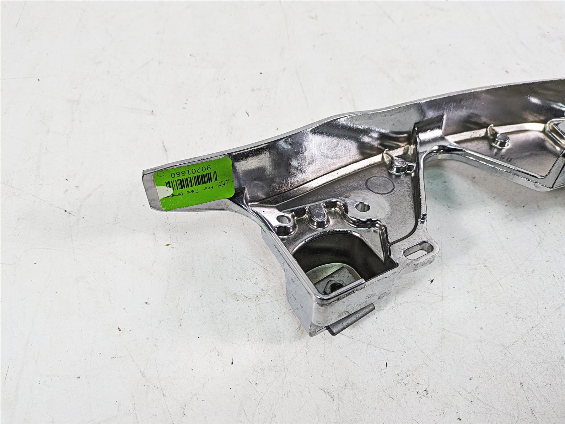2020 Harley Touring FLHX Street Glide Right Chrome Saddlebag Support 90200499 {{ shop.shopifyCountryName }} - Mototech271