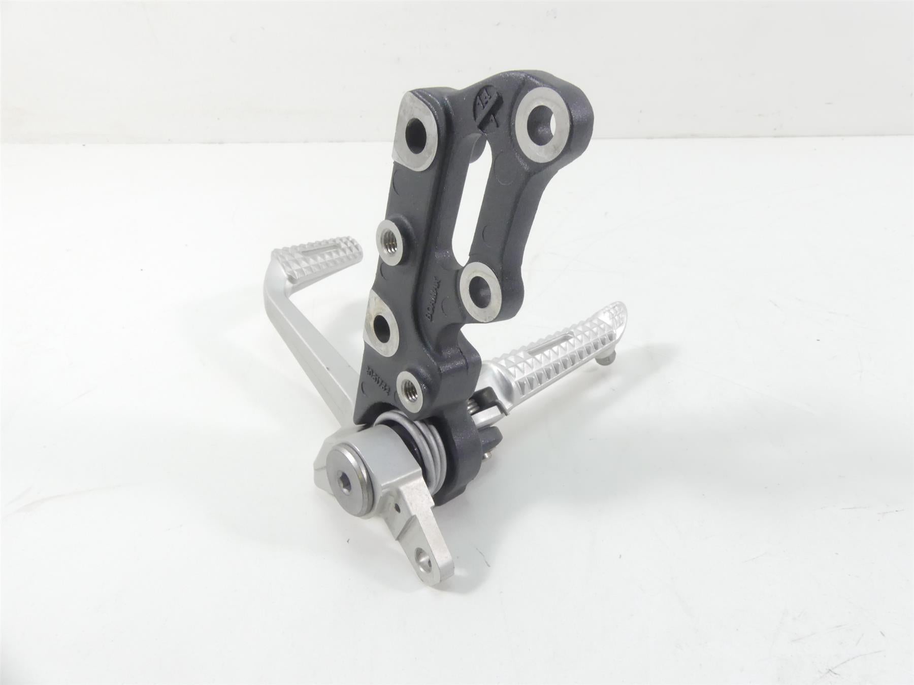 2015 Triumph 1050 Speed Triple R Front Right Footpeg & Brake Pedal T2081752 {{ shop.shopifyCountryName }} - Mototech271