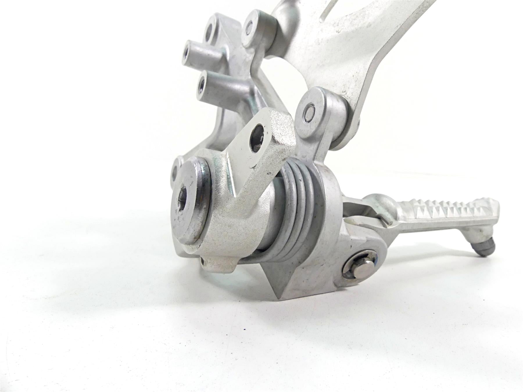 2022 Triumph Speed Triple 1200 RS Front Right Footpeg & Brake Ped Set T2082543 {{ shop.shopifyCountryName }} - Mototech271
