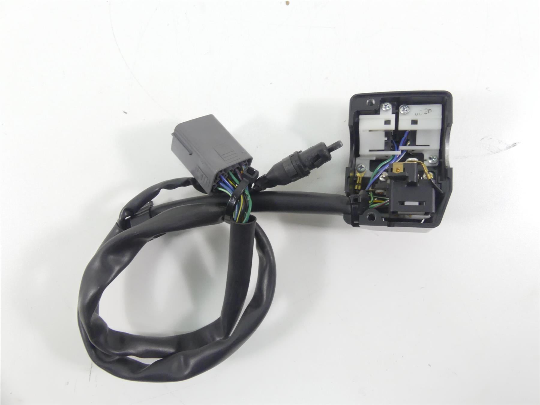 2013 Triumph Rocket 3 Touring Left Hand Light Blinker Control Switch T2046759 {{ shop.shopifyCountryName }} - Mototech271