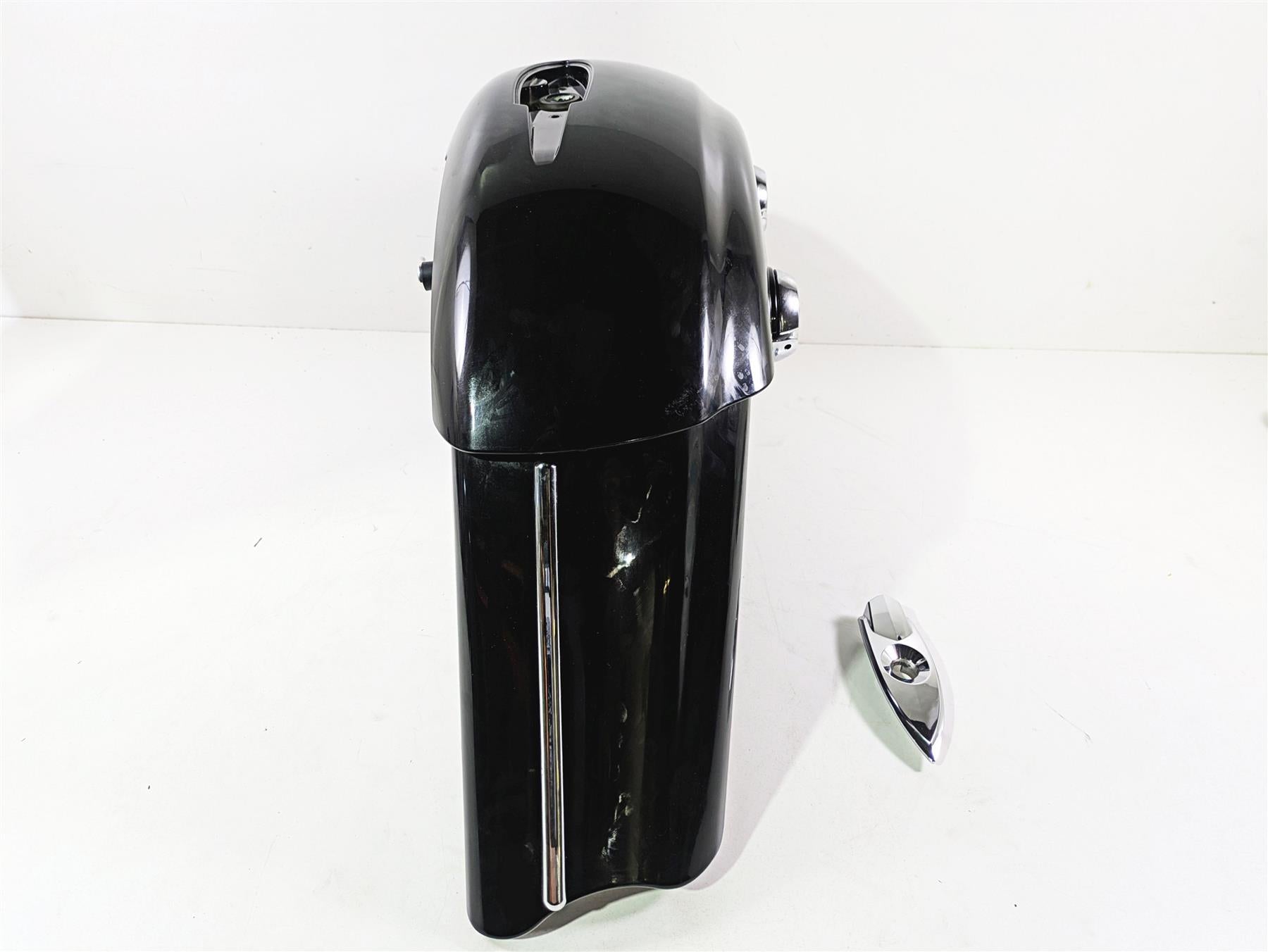 2017 Indian Chieftain Limited Right Black Gloss Saddlebag Saddle Bag 5451494 {{ shop.shopifyCountryName }} - Mototech271