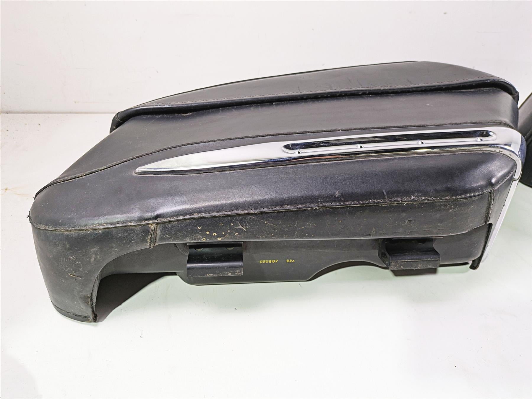 2007 Harley Touring FLHRSE CVO Road King Saddlebag Saddle Bag Set 88221-07 {{ shop.shopifyCountryName }} - Mototech271