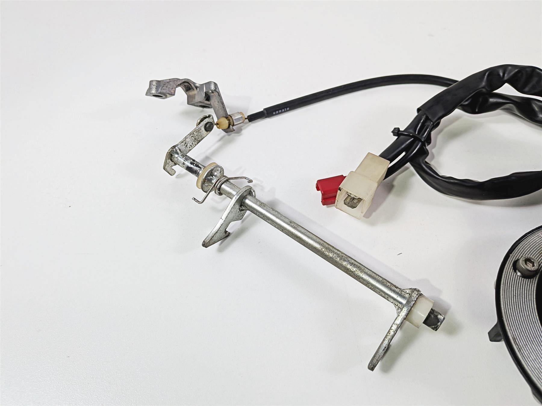 2008 Yamaha YZF R1 RN19 Ignition Switch Key Lock Gas Cap Seat Set 4C8-82501-10 {{ shop.shopifyCountryName }} - Mototech271