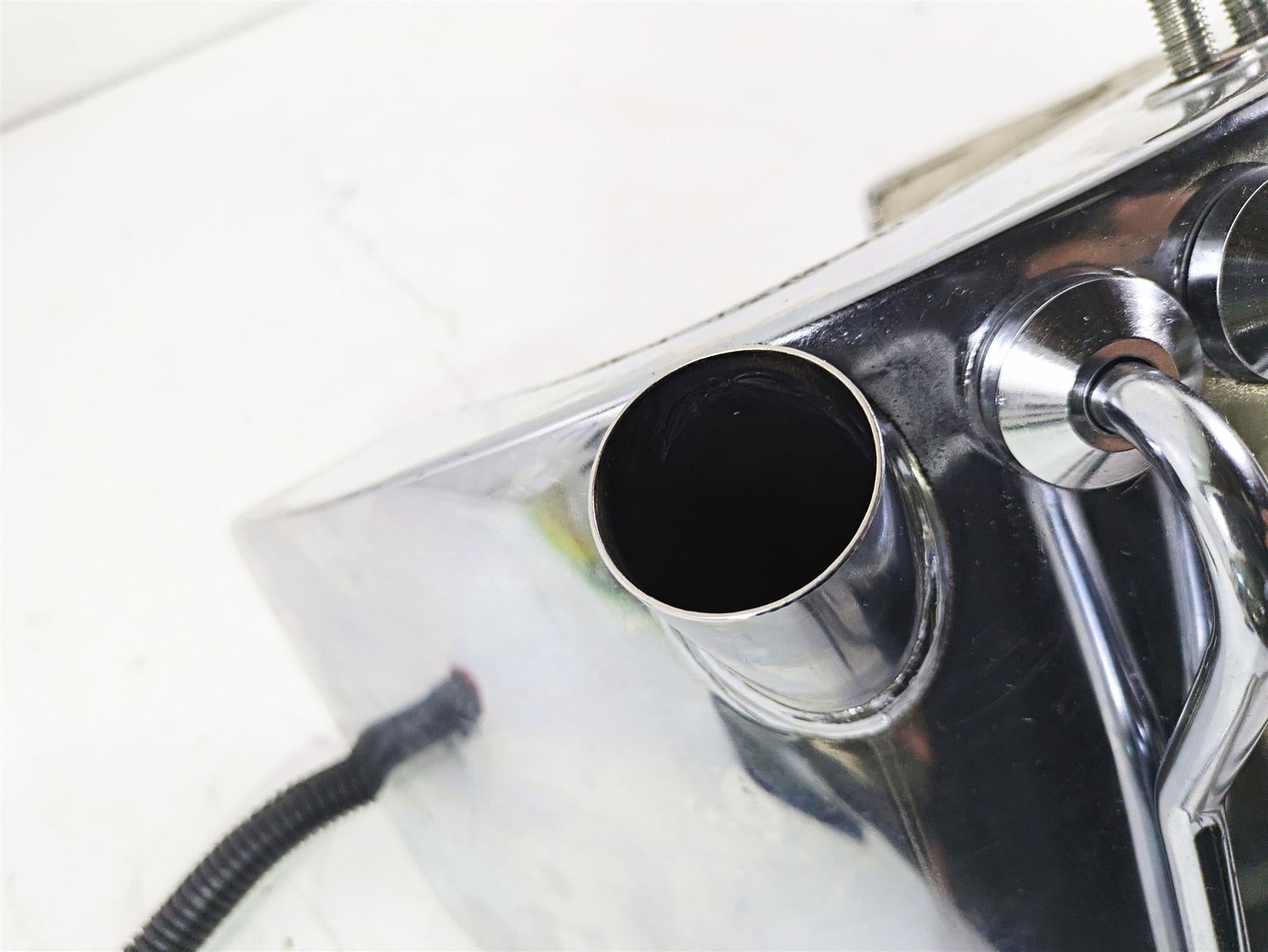 2004 Harley Softail FLSTF Fat Boy Oil Tank Reservoir & Hoses 62498-00A {{ shop.shopifyCountryName }} - Mototech271