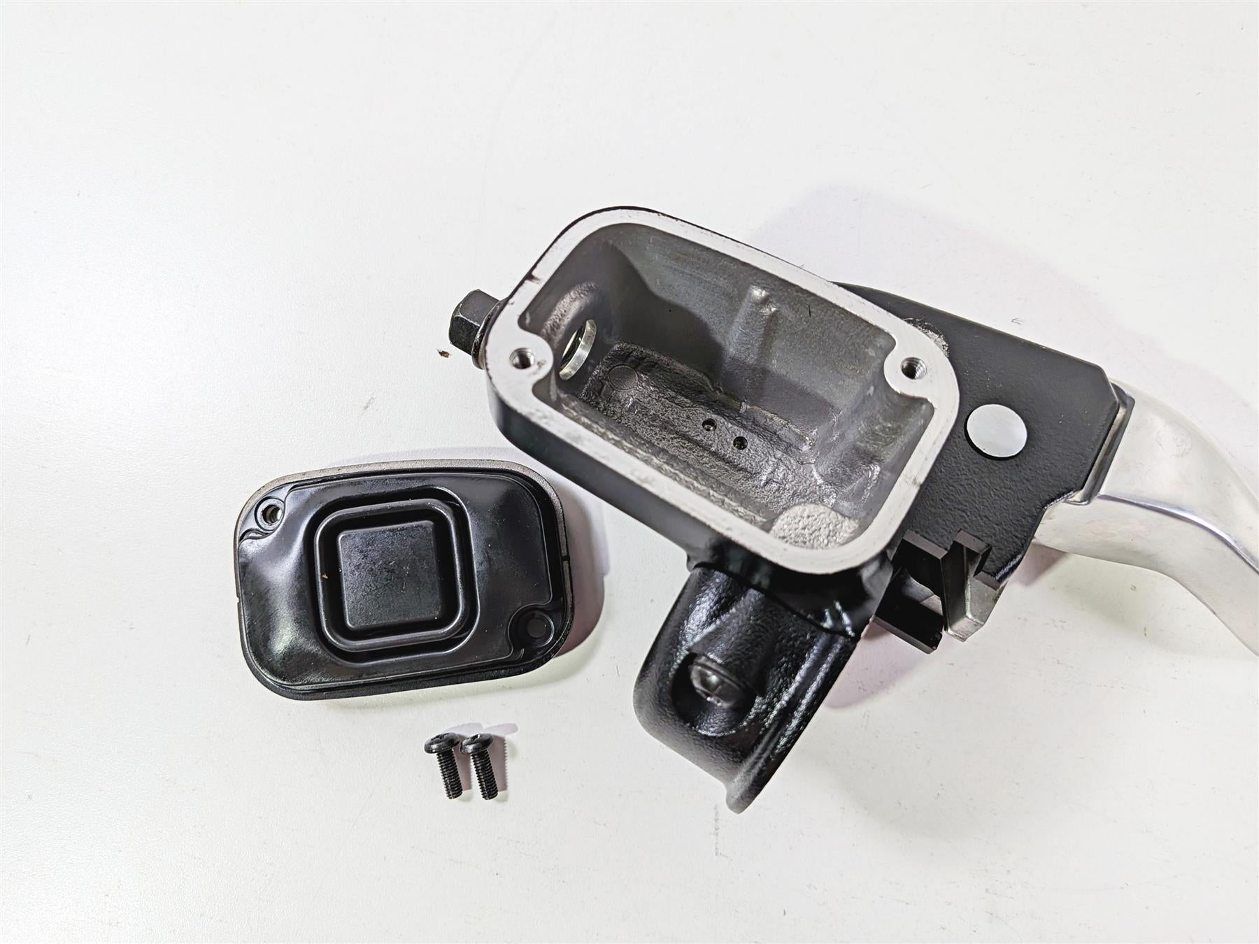 2024 Harley Softail FXLRST Low Rider Front Brake Master Cylinder 5/8" 41700492 {{ shop.shopifyCountryName }} - Mototech271
