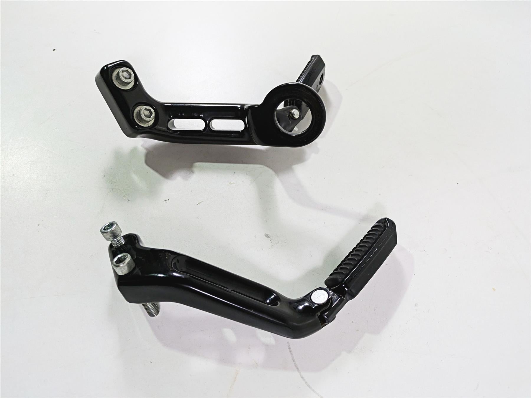 2009 Harley XR1200 Sportster Rear Passenger Foot Peg Rest Set 51049-08 51048-08 {{ shop.shopifyCountryName }} - Mototech271