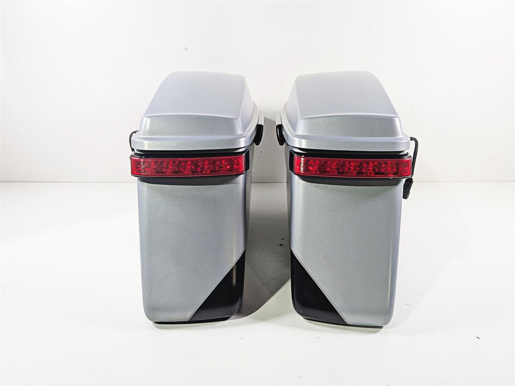 2020 Harley Touring FLTRK Road Glide Left Right Saddlebag Set 90200412 90200414 {{ shop.shopifyCountryName }} - Mototech271