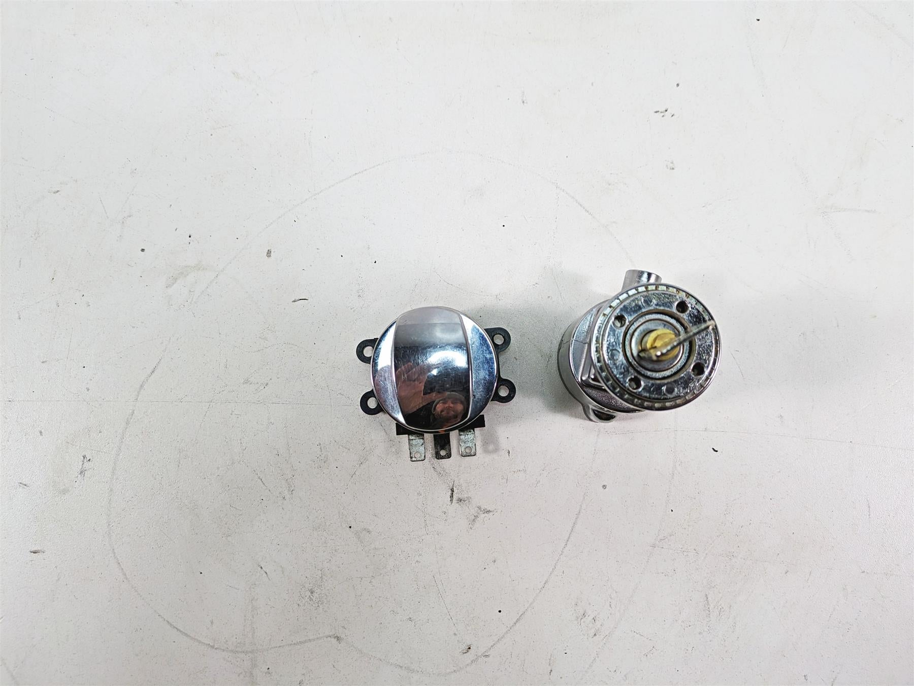 2009 Harley FXDC Dyna Super Glide Custom Ignition Switch Key Lock Set 71430-06B {{ shop.shopifyCountryName }} - Mototech271