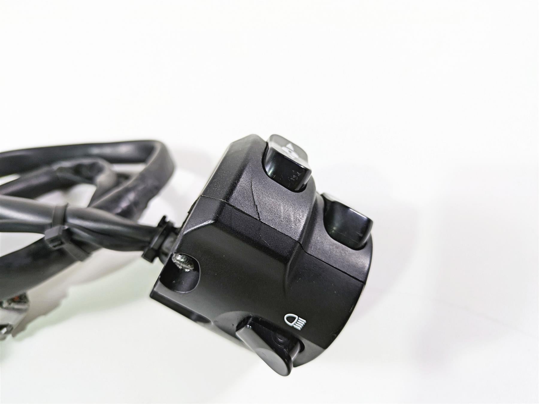 2015 Triumph Tiger Explorer XC Left Hand Control Switch - READ T2042035 {{ shop.shopifyCountryName }} - Mototech271